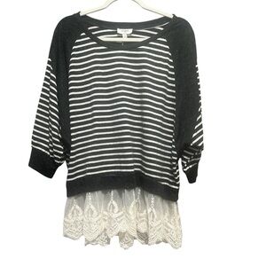 Umgee NWT Striped Black White Unconventional Lace Hem Top Boho Casual Sz L